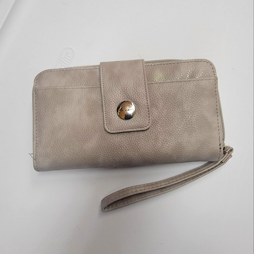 Tahari Gray Shimmery Silver‎ Vegan Leather Wristlet Wallet